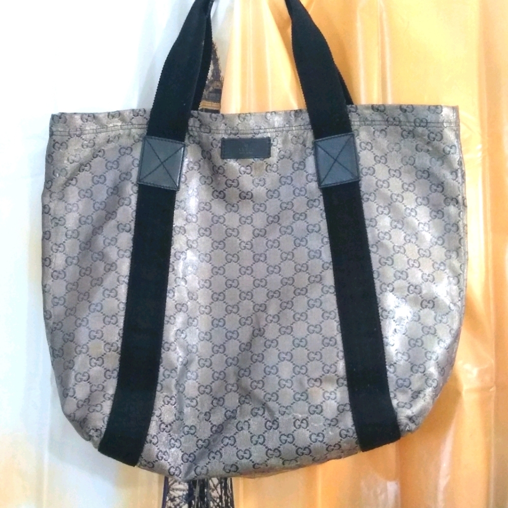 Authentic Gucci Tote! Great, Solid & Classic Gg - image 1